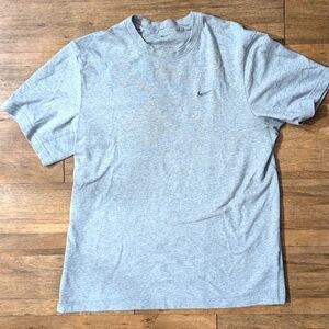 Nike men's short sleeve t shirt